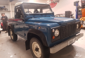 Land Rover Defender 90 Pick Up