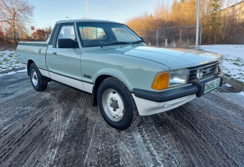 Ford Cortina P100 - 3.0 V6 - 5 Speed
